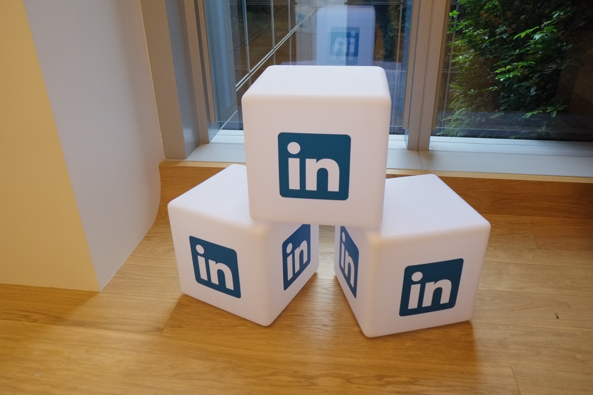 From Job Search to Career Growth: How to Use LinkedIn Effectively